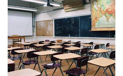 Immagine: aula scolastica1