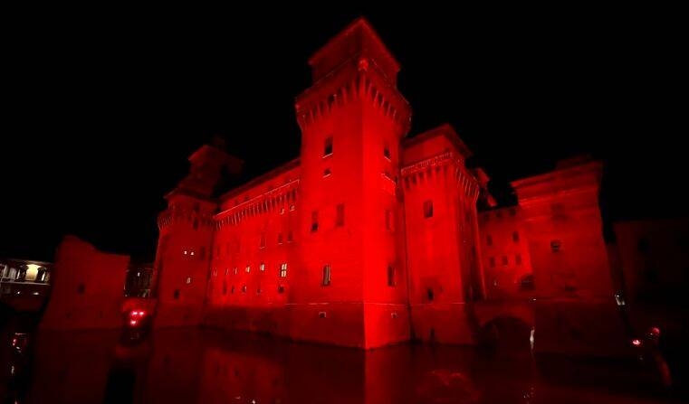 Immagine: Castello estense rosso