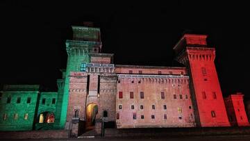 Castello Estense tricolore per la ricorrenza dell'Unità nazionale