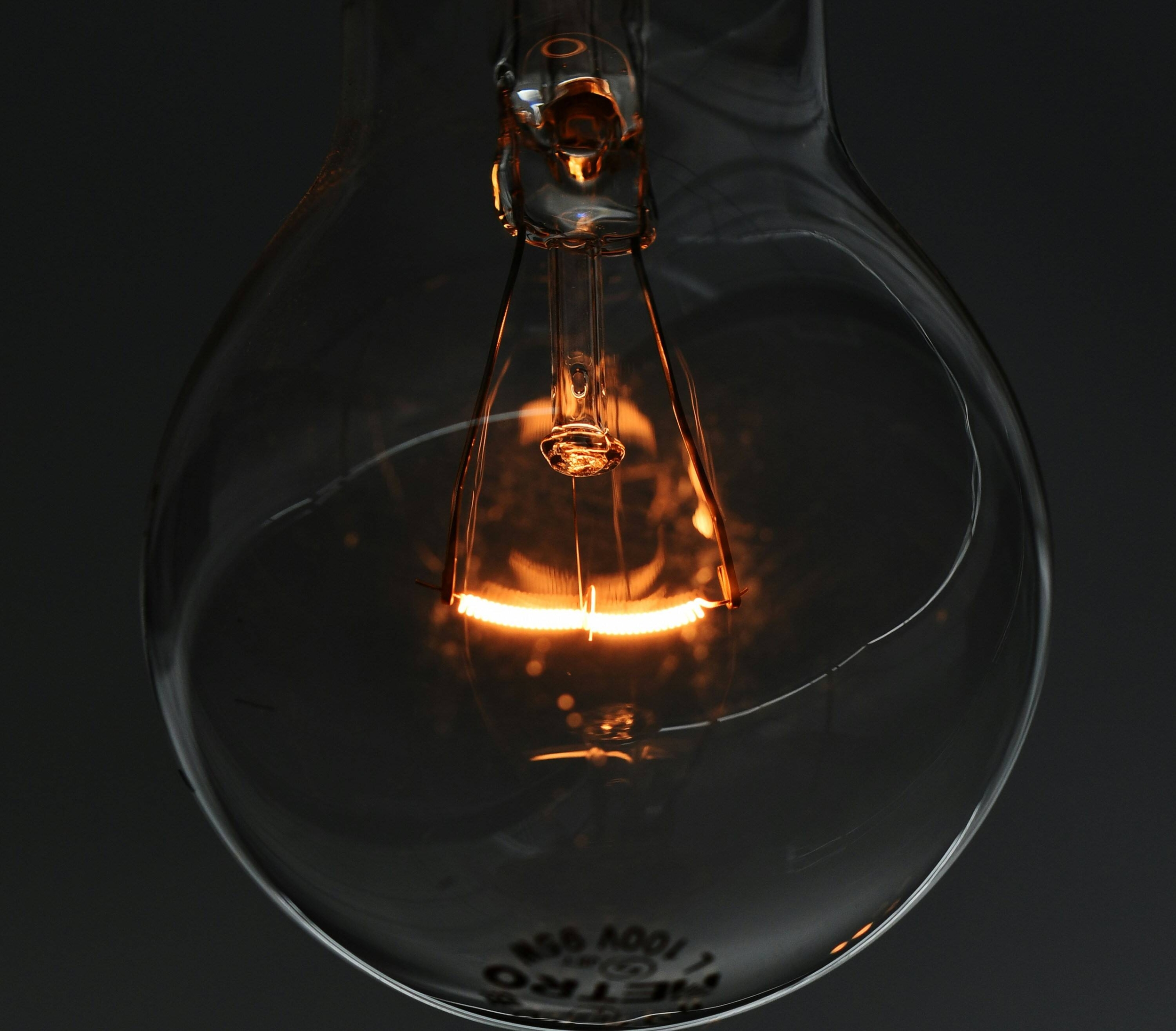 Immagine: Elettrictà_Lampadina
