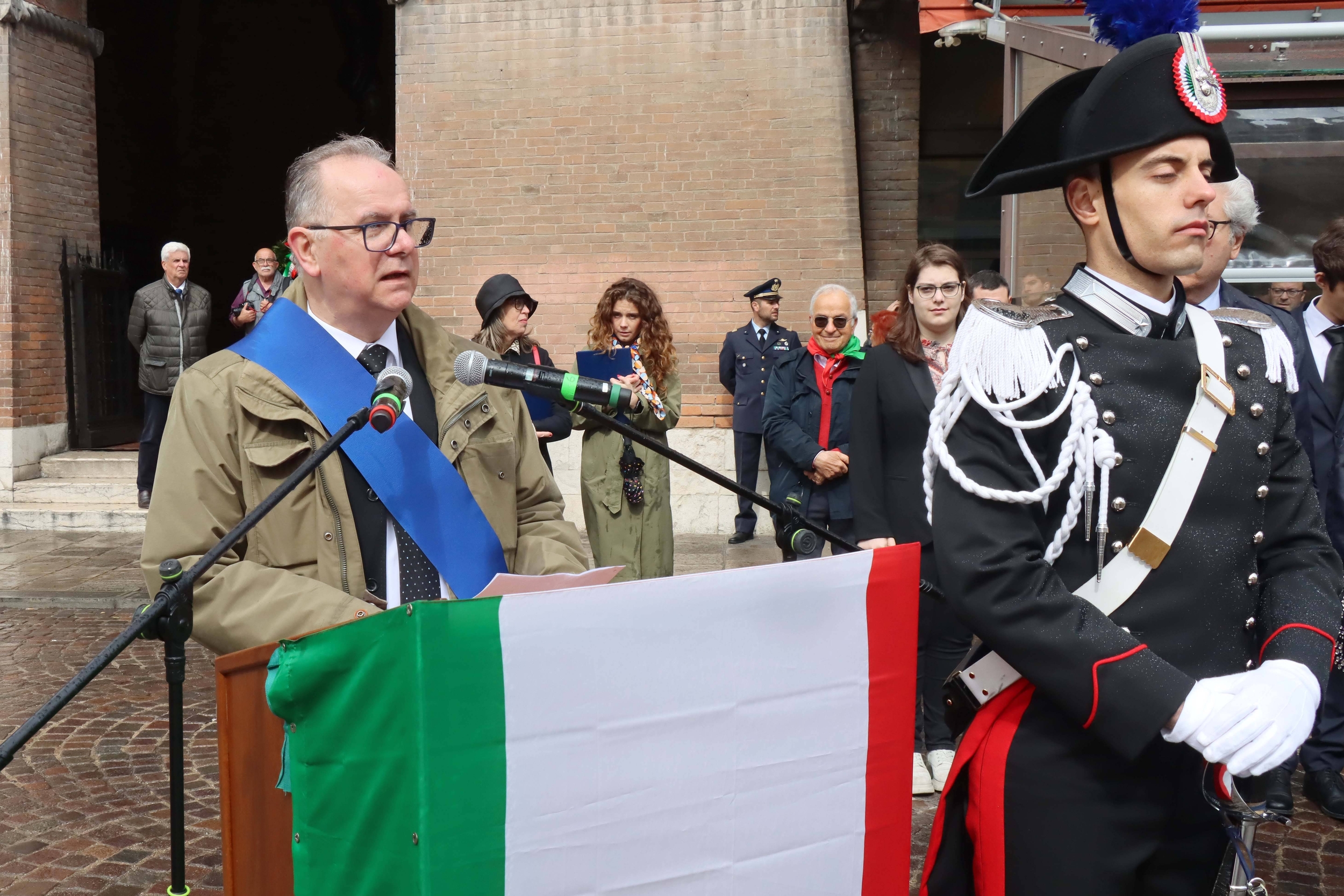 Il discorso del presidente per il 4 Novembre / Comunicati stampa / Novità / Provincia di Ferrara Il discorso del presidente per il 4 Novembre / Comunicati stampa / Novità / Provincia di Ferrara
