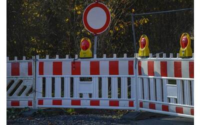Immagine: strada chiusa al traffico