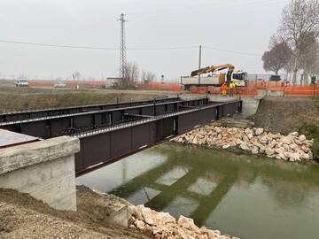 Varato impalcato in acciaio del nuovo ponte San Zagno a Ostellato